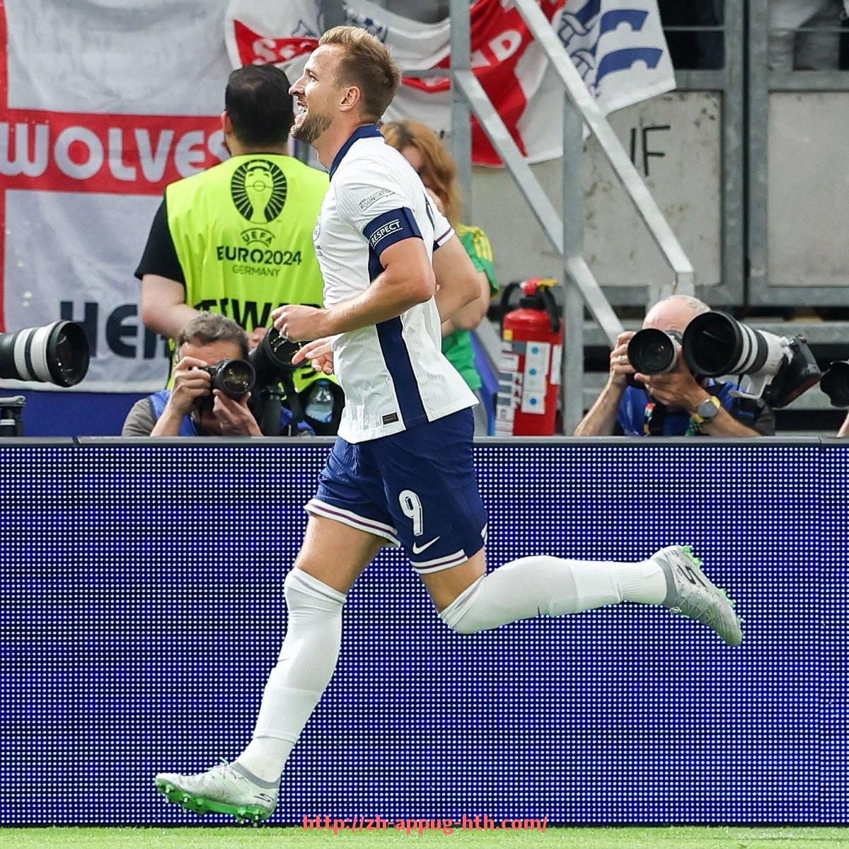 HTH华体会APP下载-2025年世俱杯利物浦赛事专题报道及重点比赛分析