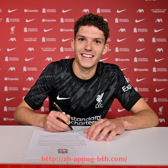 HTH华体会APP下载-世俱杯前锋球员在射门选择策略上的差异与实战评估